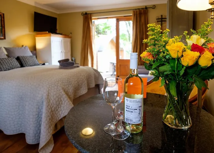 Just A Minim - A Beautiful Studio & Hot Tub Available !