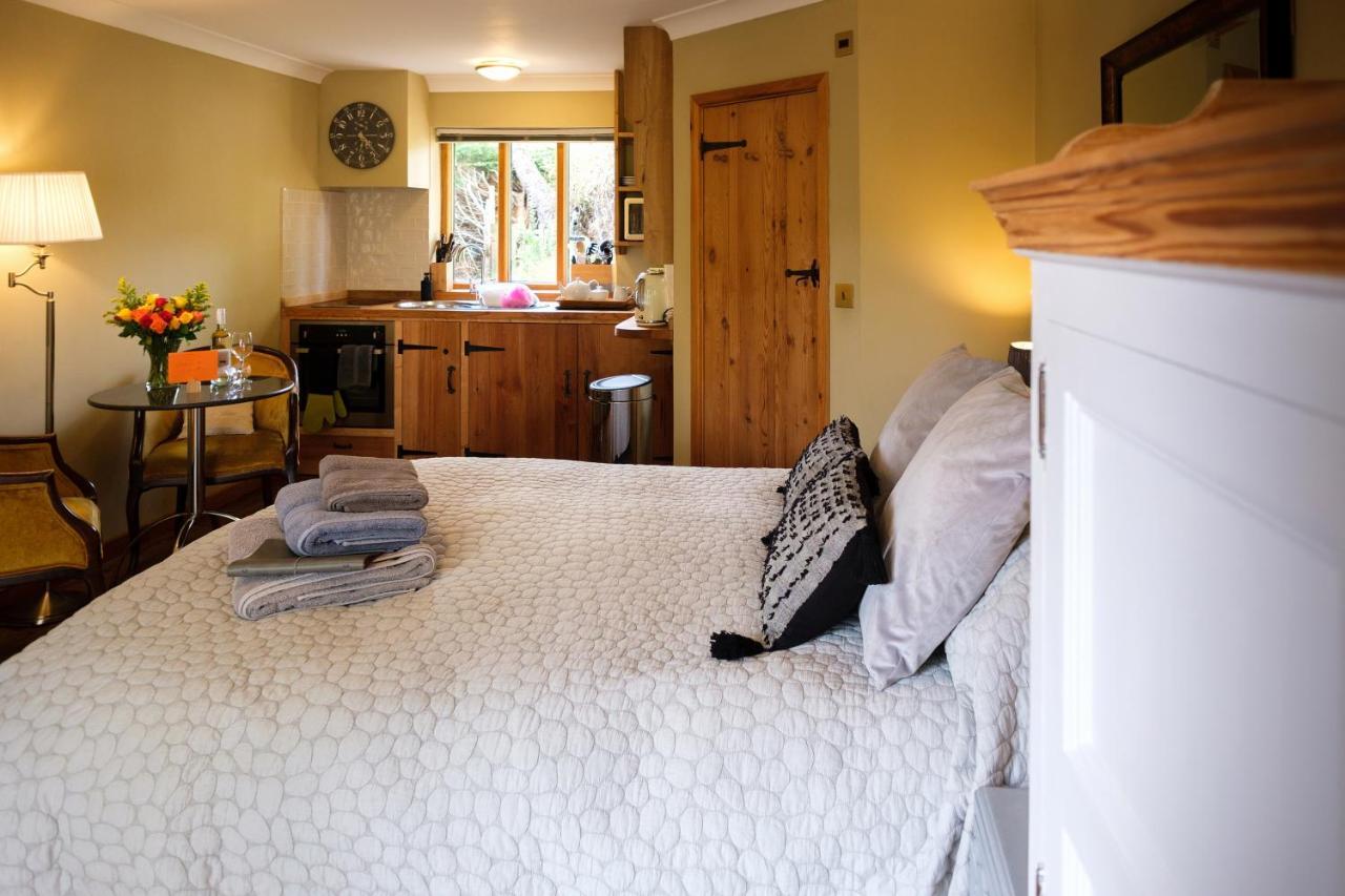 Apartment Just A Minim - A Beautiful & Hot Tub Available ! *