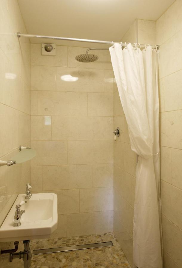 Just A Minim - A Beautiful & Hot Tub Available ! Apartment